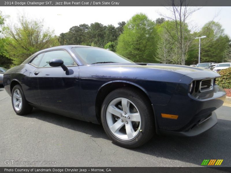 Front 3/4 View of 2014 Challenger SXT