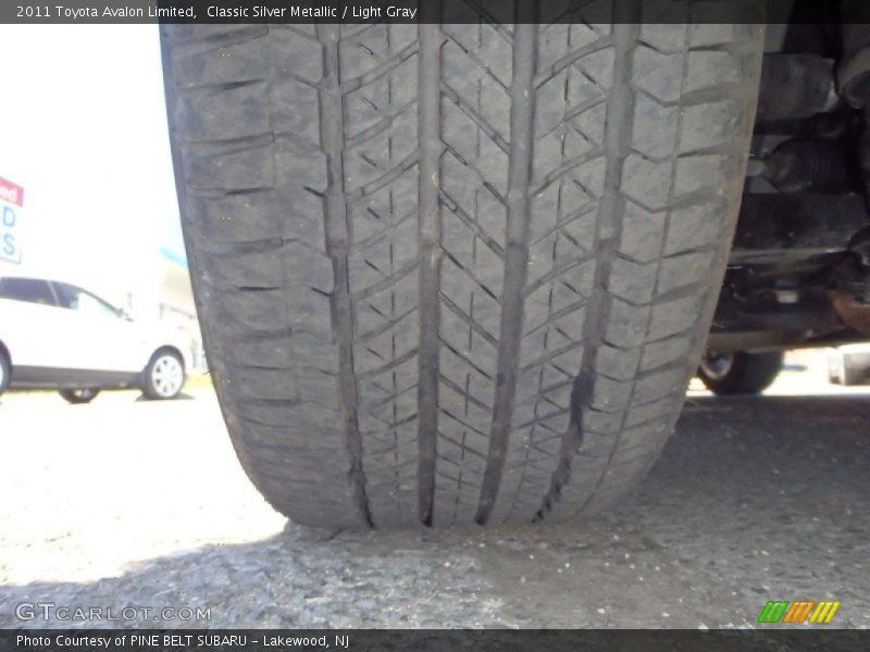 Classic Silver Metallic / Light Gray 2011 Toyota Avalon Limited