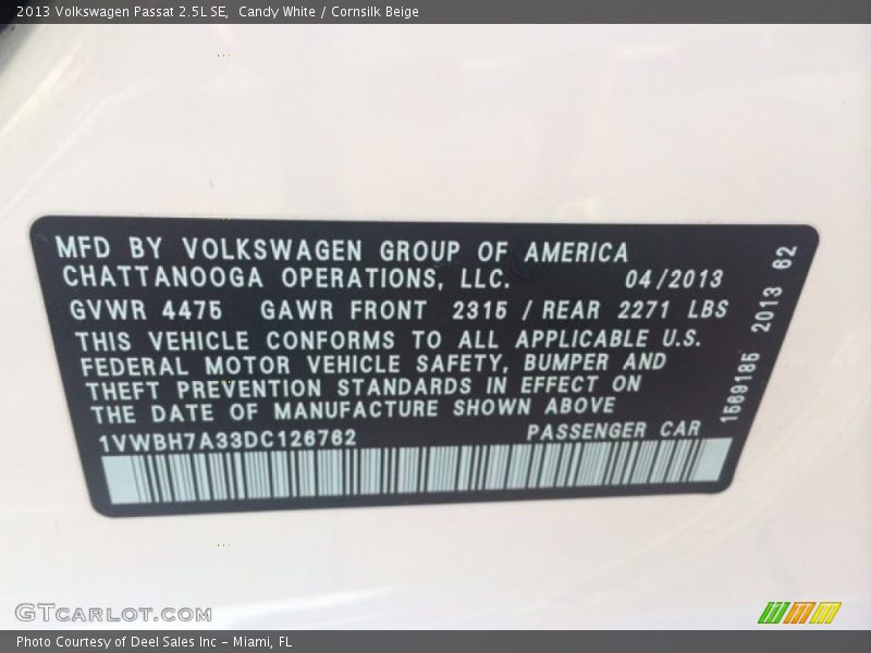 Candy White / Cornsilk Beige 2013 Volkswagen Passat 2.5L SE