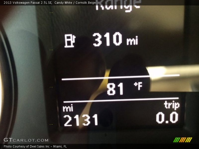 Candy White / Cornsilk Beige 2013 Volkswagen Passat 2.5L SE