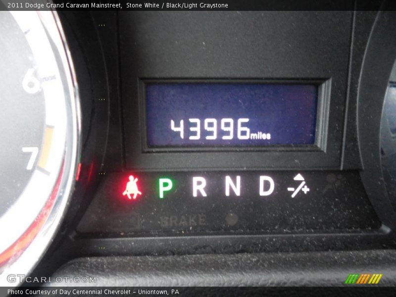 Stone White / Black/Light Graystone 2011 Dodge Grand Caravan Mainstreet