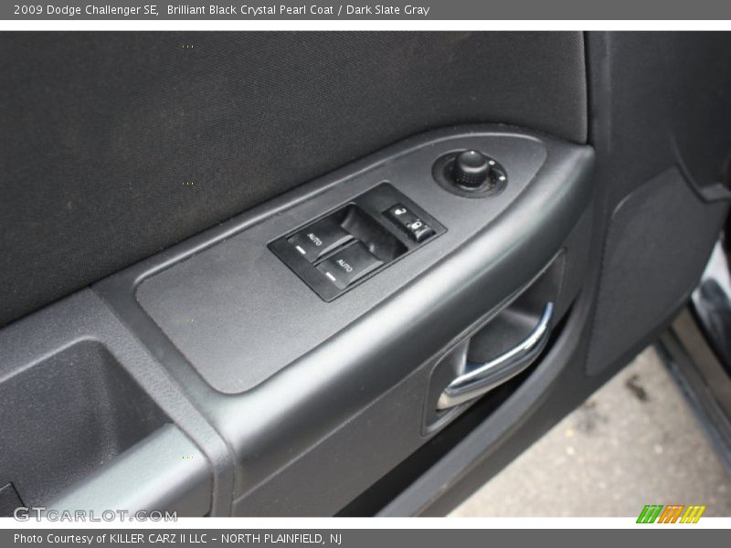 Brilliant Black Crystal Pearl Coat / Dark Slate Gray 2009 Dodge Challenger SE