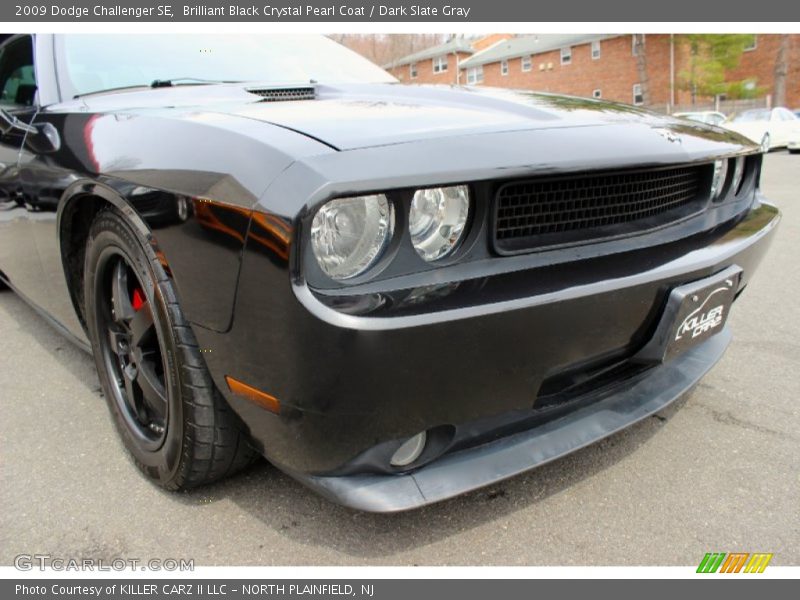 Brilliant Black Crystal Pearl Coat / Dark Slate Gray 2009 Dodge Challenger SE