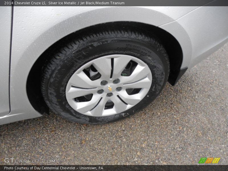 Silver Ice Metallic / Jet Black/Medium Titanium 2014 Chevrolet Cruze LS