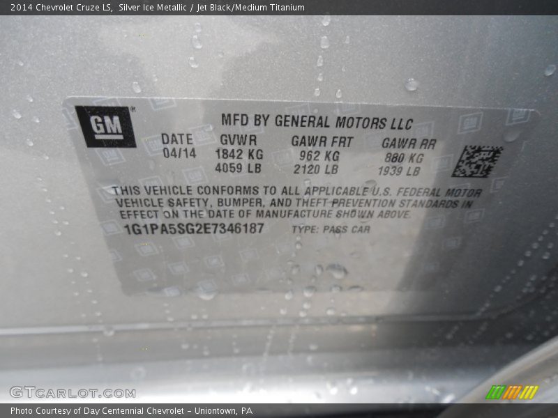 Silver Ice Metallic / Jet Black/Medium Titanium 2014 Chevrolet Cruze LS