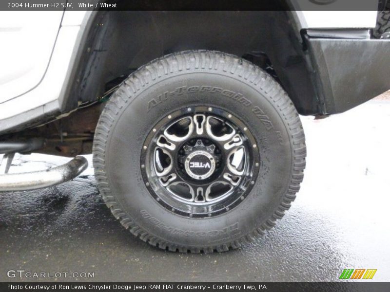 White / Wheat 2004 Hummer H2 SUV