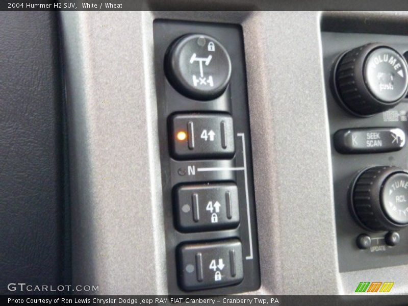 White / Wheat 2004 Hummer H2 SUV