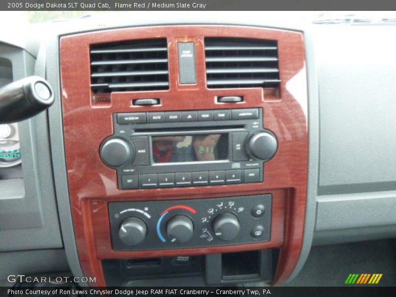 Flame Red / Medium Slate Gray 2005 Dodge Dakota SLT Quad Cab