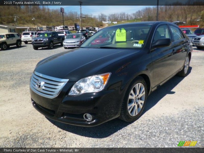 Black / Ivory 2010 Toyota Avalon XLS