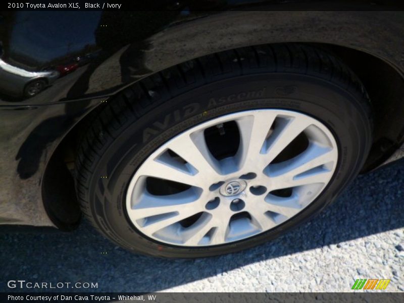 Black / Ivory 2010 Toyota Avalon XLS