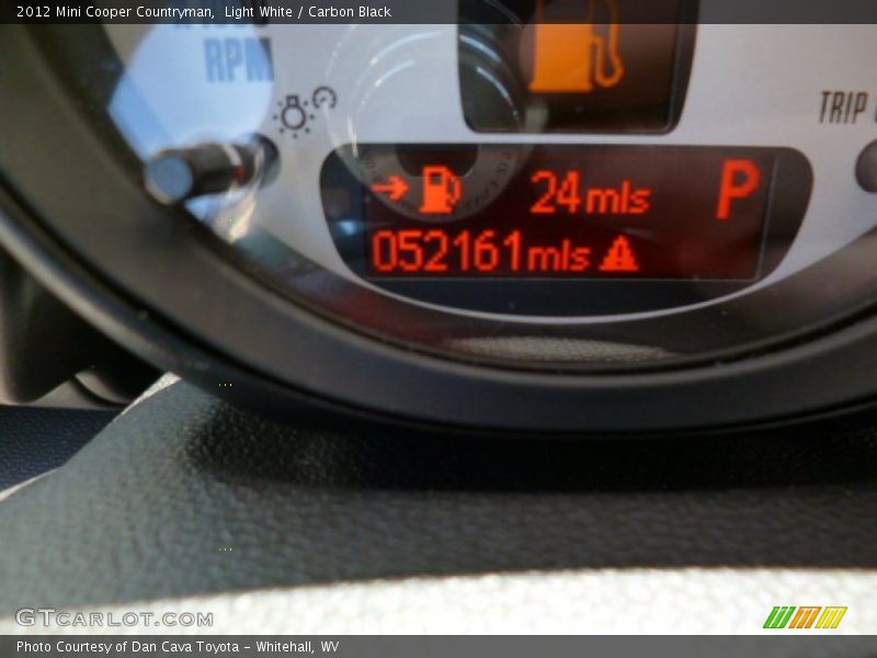 Light White / Carbon Black 2012 Mini Cooper Countryman