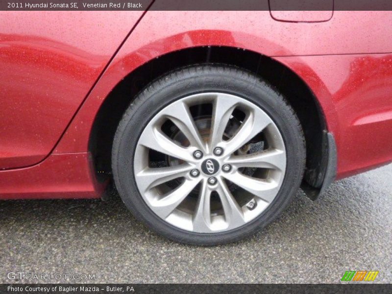 Venetian Red / Black 2011 Hyundai Sonata SE