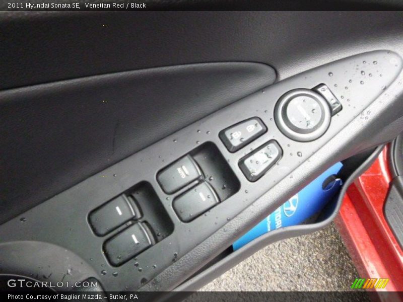 Venetian Red / Black 2011 Hyundai Sonata SE