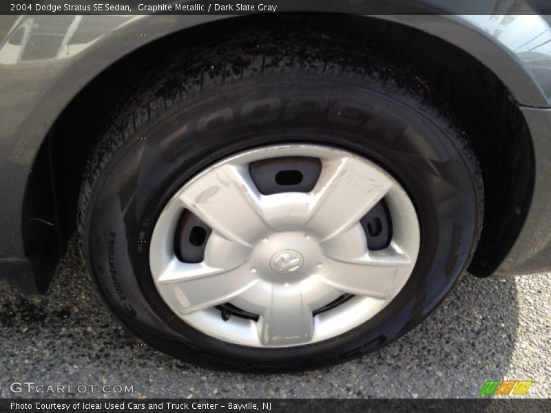 Graphite Metallic / Dark Slate Gray 2004 Dodge Stratus SE Sedan