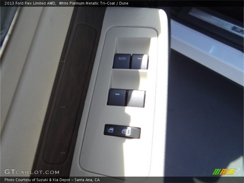 White Platinum Metallic Tri-Coat / Dune 2013 Ford Flex Limited AWD