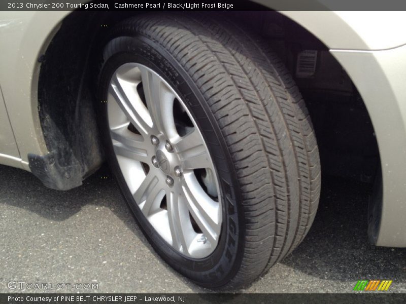 Cashmere Pearl / Black/Light Frost Beige 2013 Chrysler 200 Touring Sedan