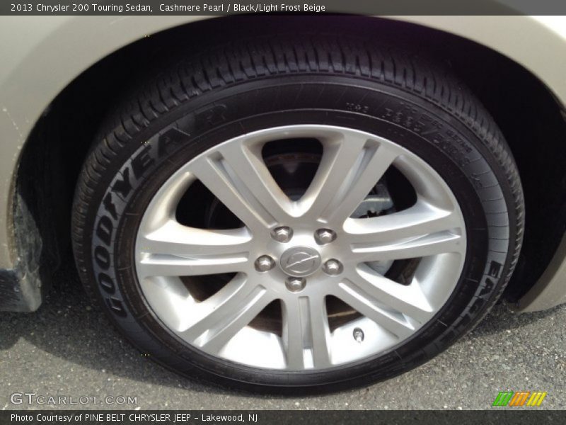 Cashmere Pearl / Black/Light Frost Beige 2013 Chrysler 200 Touring Sedan