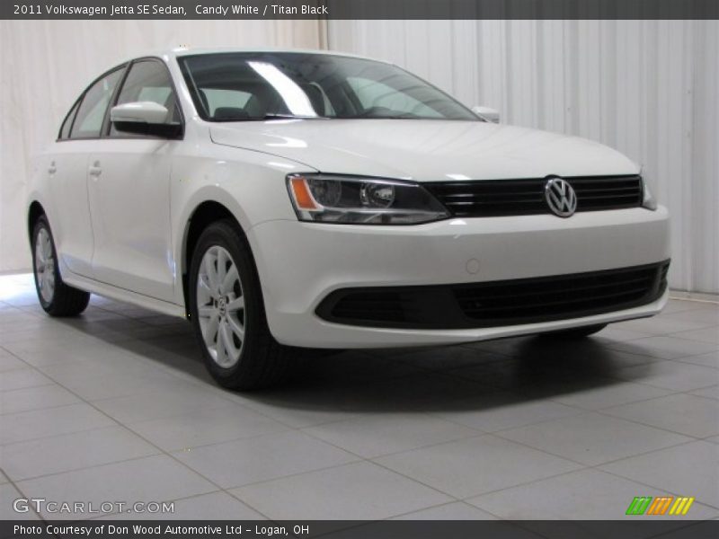 Candy White / Titan Black 2011 Volkswagen Jetta SE Sedan