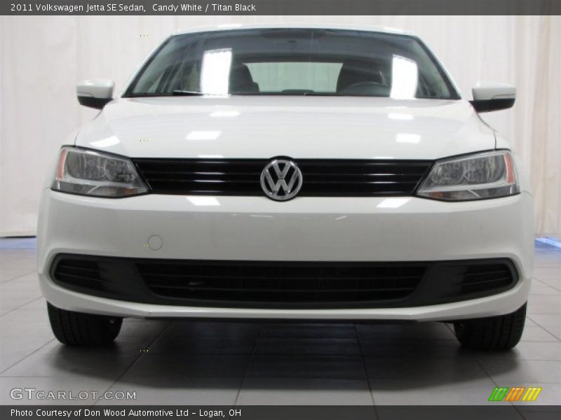Candy White / Titan Black 2011 Volkswagen Jetta SE Sedan