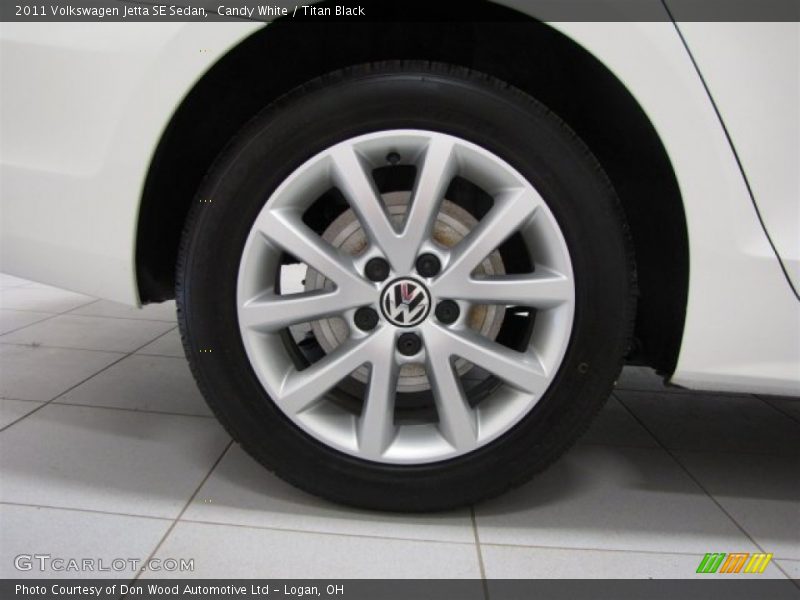 Candy White / Titan Black 2011 Volkswagen Jetta SE Sedan