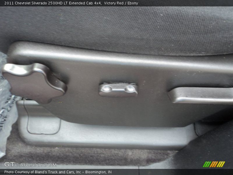 Victory Red / Ebony 2011 Chevrolet Silverado 2500HD LT Extended Cab 4x4