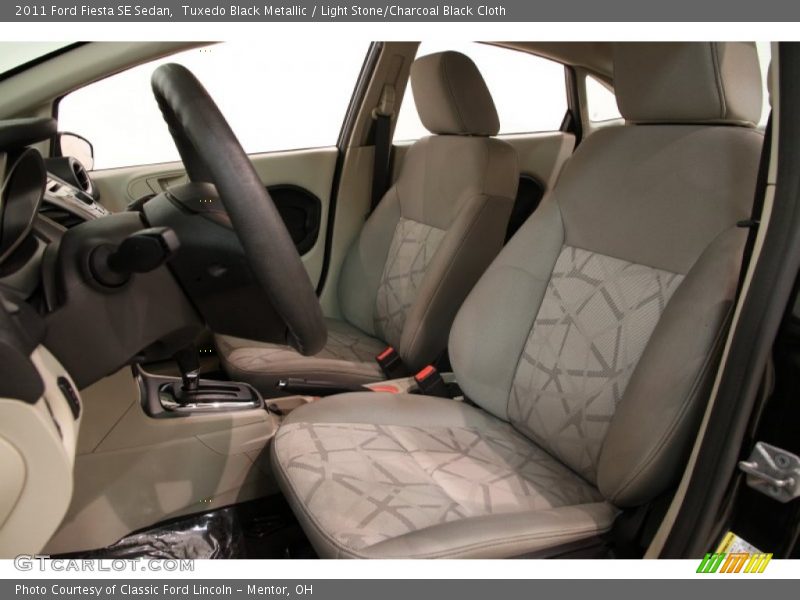 Tuxedo Black Metallic / Light Stone/Charcoal Black Cloth 2011 Ford Fiesta SE Sedan