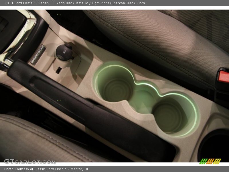 Tuxedo Black Metallic / Light Stone/Charcoal Black Cloth 2011 Ford Fiesta SE Sedan