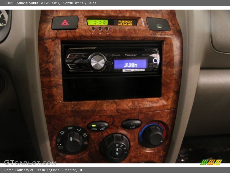 Nordic White / Beige 2005 Hyundai Santa Fe GLS 4WD