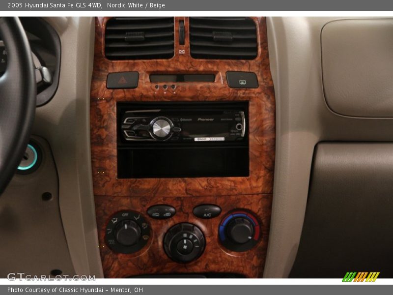 Nordic White / Beige 2005 Hyundai Santa Fe GLS 4WD