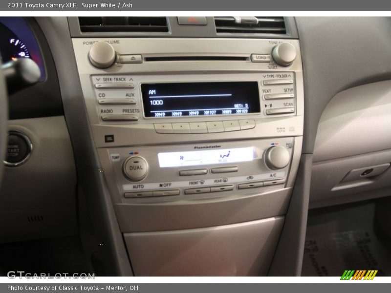 Super White / Ash 2011 Toyota Camry XLE