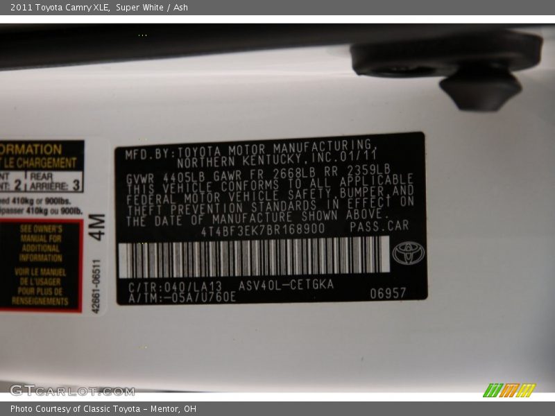 Super White / Ash 2011 Toyota Camry XLE