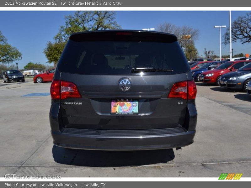 Twilight Gray Metallic / Aero Gray 2012 Volkswagen Routan SE