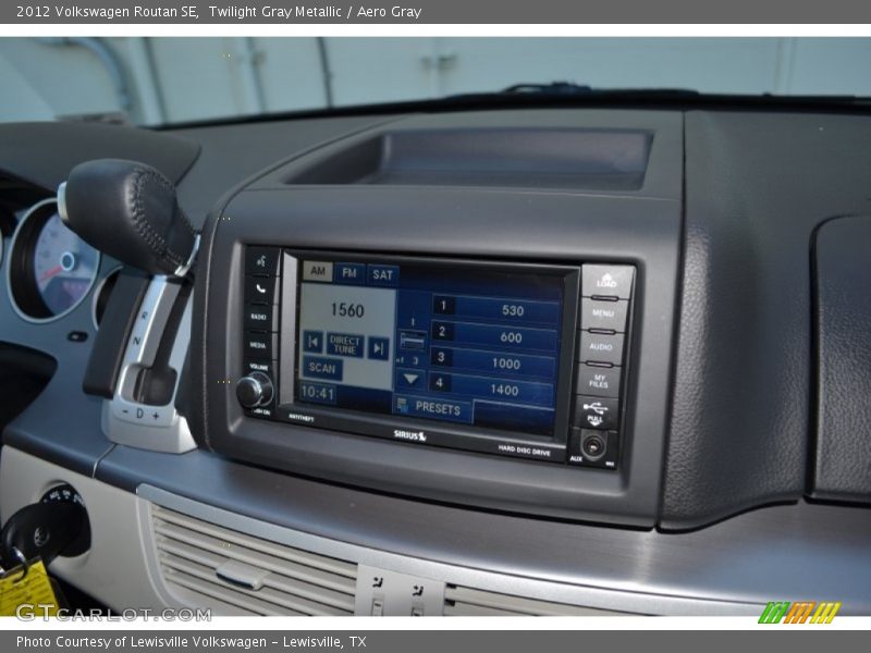 Twilight Gray Metallic / Aero Gray 2012 Volkswagen Routan SE