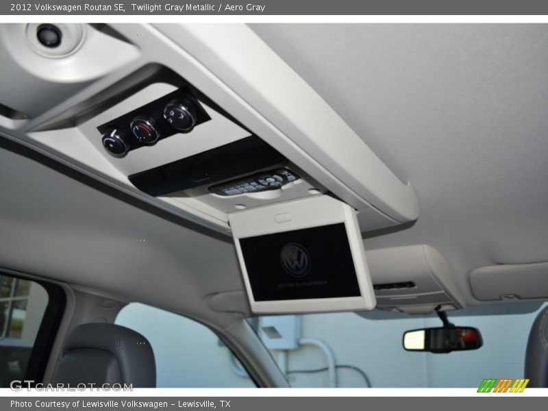 Twilight Gray Metallic / Aero Gray 2012 Volkswagen Routan SE