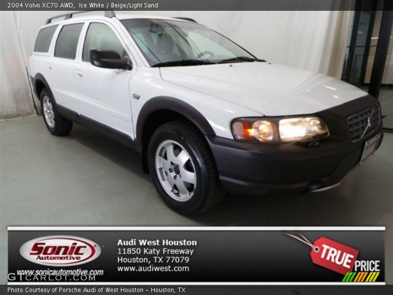 Ice White / Beige/Light Sand 2004 Volvo XC70 AWD