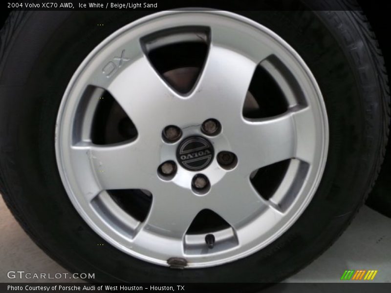 Ice White / Beige/Light Sand 2004 Volvo XC70 AWD