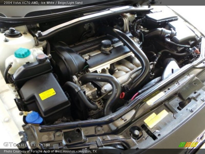 Ice White / Beige/Light Sand 2004 Volvo XC70 AWD