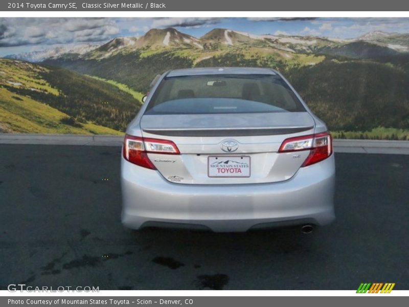 Classic Silver Metallic / Black 2014 Toyota Camry SE