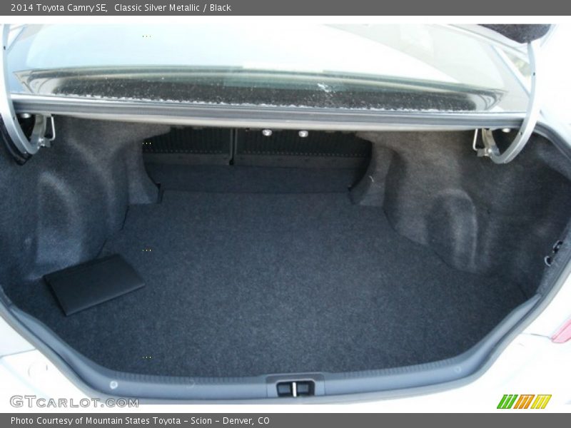 Classic Silver Metallic / Black 2014 Toyota Camry SE