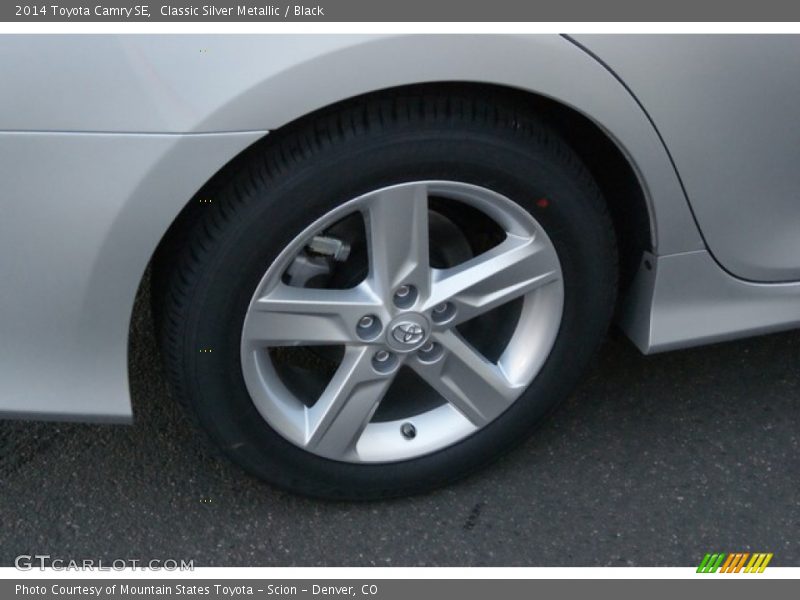 Classic Silver Metallic / Black 2014 Toyota Camry SE