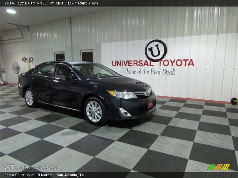 Attitude Black Metallic / Ash 2014 Toyota Camry XLE