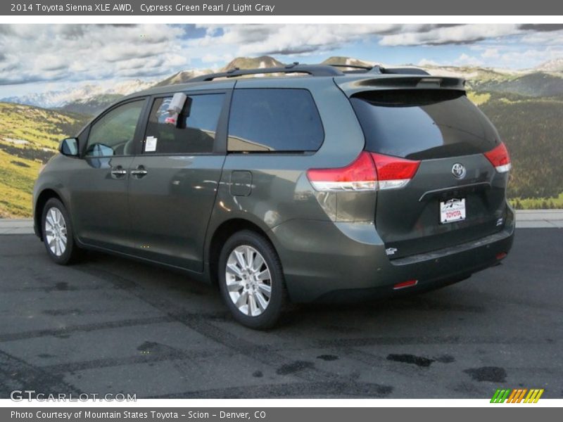 Cypress Green Pearl / Light Gray 2014 Toyota Sienna XLE AWD