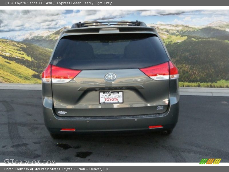 Cypress Green Pearl / Light Gray 2014 Toyota Sienna XLE AWD