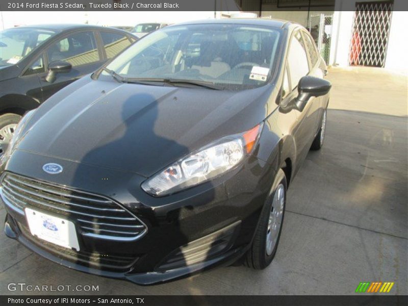 Tuxedo Black / Charcoal Black 2014 Ford Fiesta S Sedan