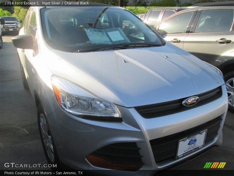 Ingot Silver / Charcoal Black 2014 Ford Escape S