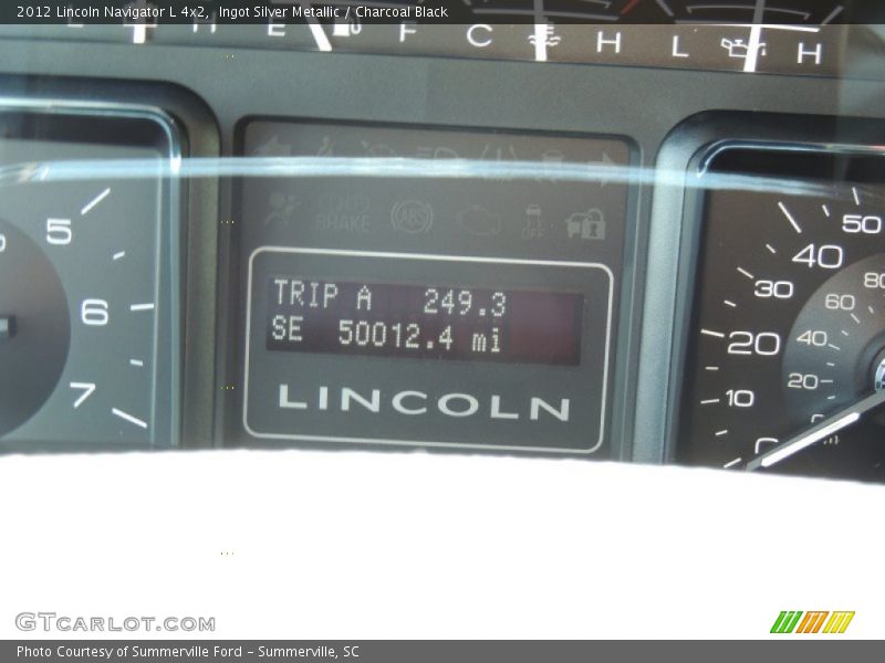 Ingot Silver Metallic / Charcoal Black 2012 Lincoln Navigator L 4x2