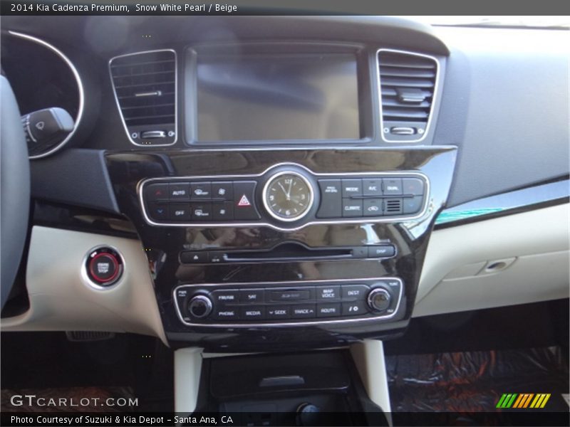 Controls of 2014 Cadenza Premium