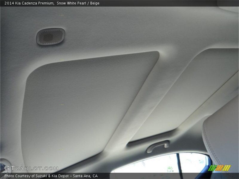 Sunroof of 2014 Cadenza Premium