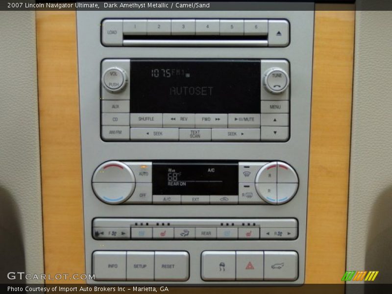 Controls of 2007 Navigator Ultimate