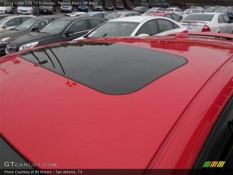 Passion Red / Off Black 2013 Volvo C30 T5 R-Design